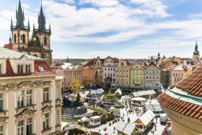 The Old Town Square & Parizska Apartments